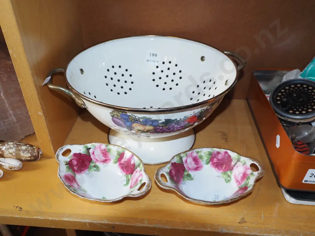 colander, 2x Royal Albert jam dishes Image 1++