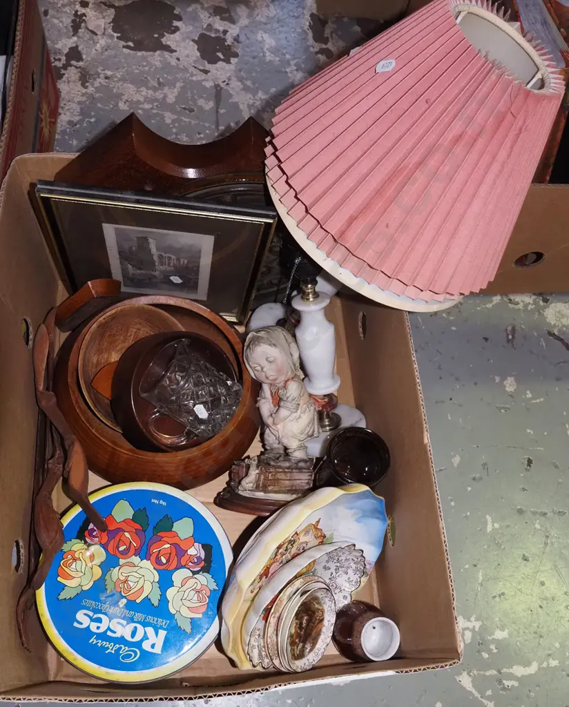 box; lamps, wooden bowls, figurine, glass jug etc Image 1++