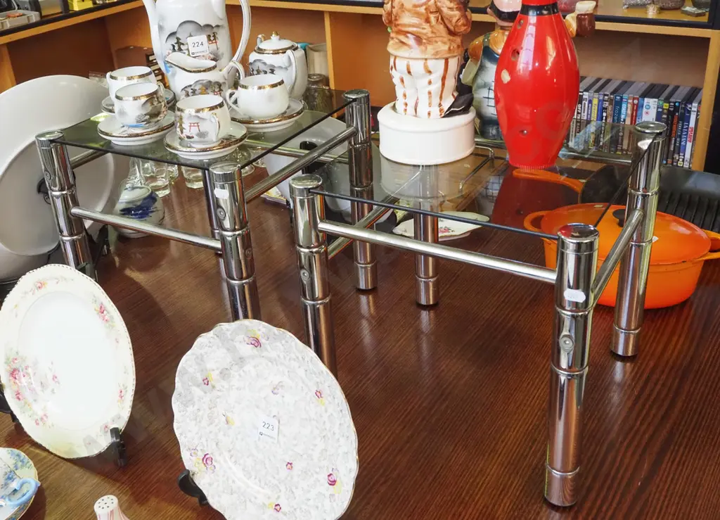 pair of chrome and glass top stands H-320 Image 1++