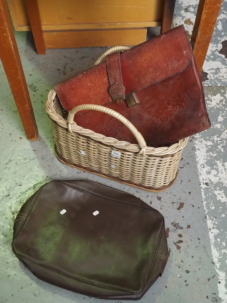 plastic cane basket, vinyl and leather satchels Image 1++