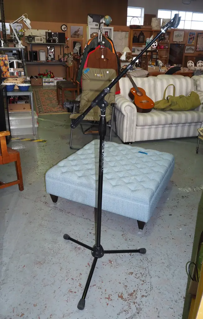 microphone stand Image 1++