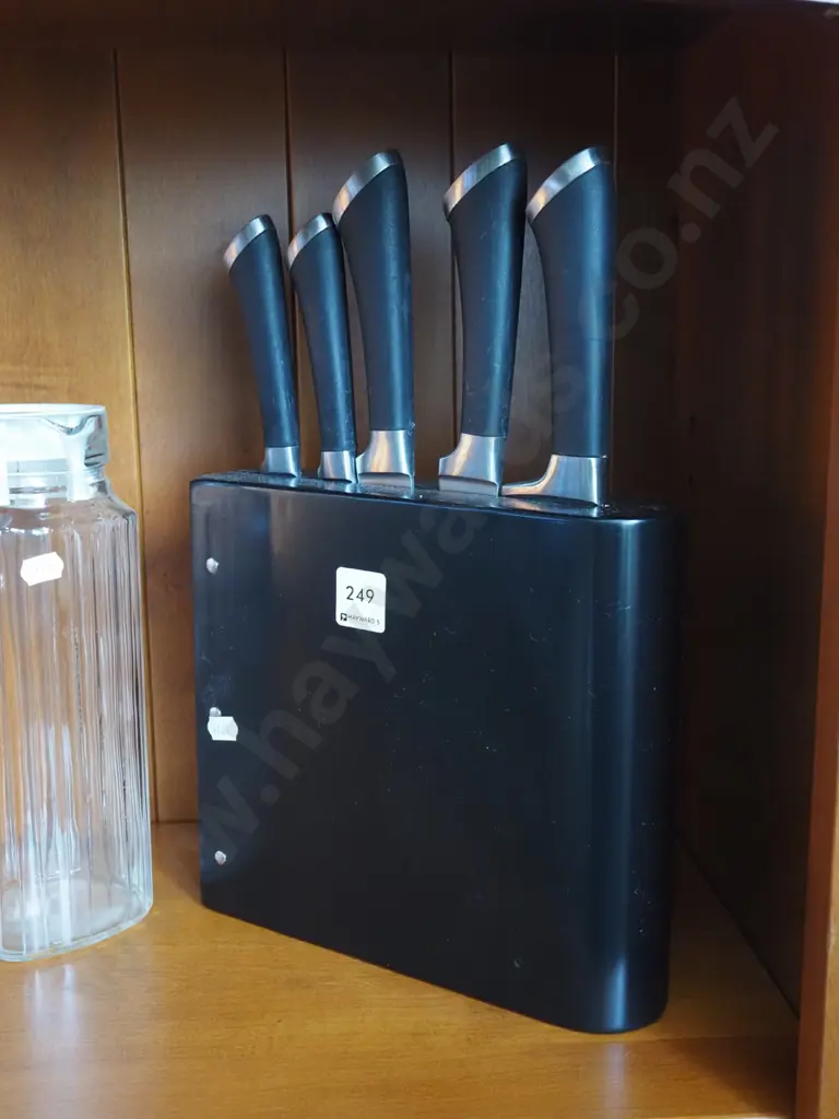 Stanley Rogers knife block and knives Image 1++