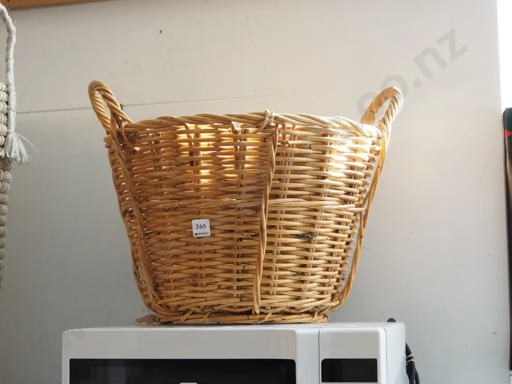 cane basket H-300 Image 1++