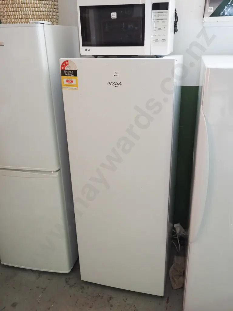 Acqua single door fridge - needs a clean inside H-1430 W-560 D-550 Image 1++