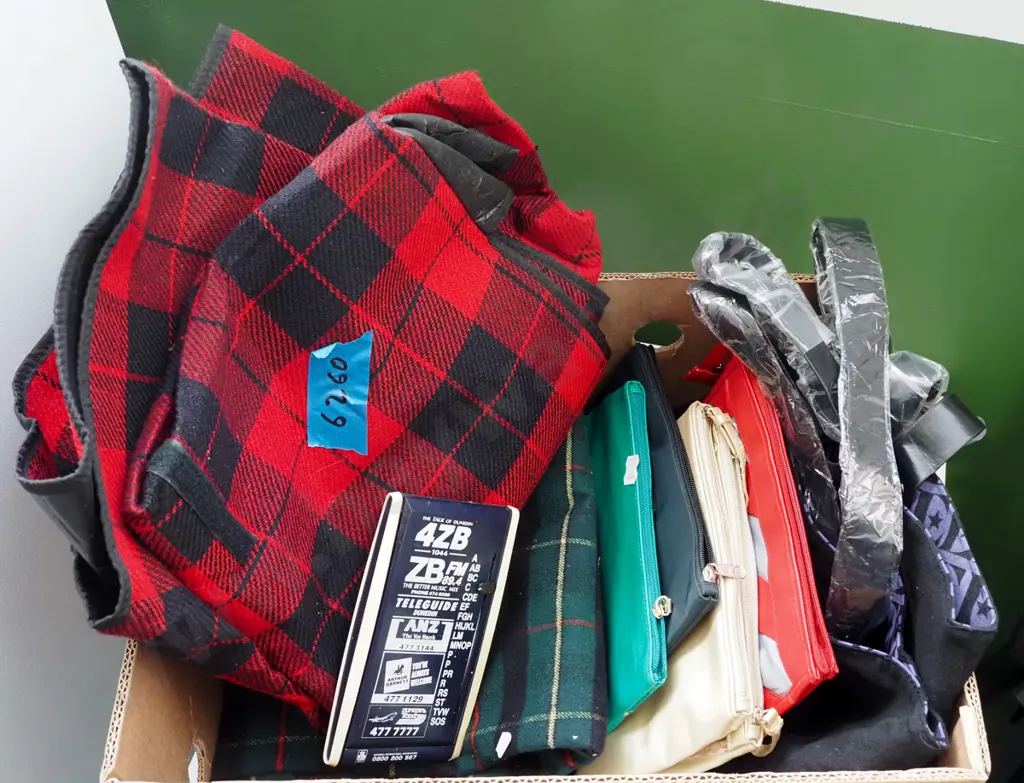 box; picnic rugs, handbags etc Image 1++