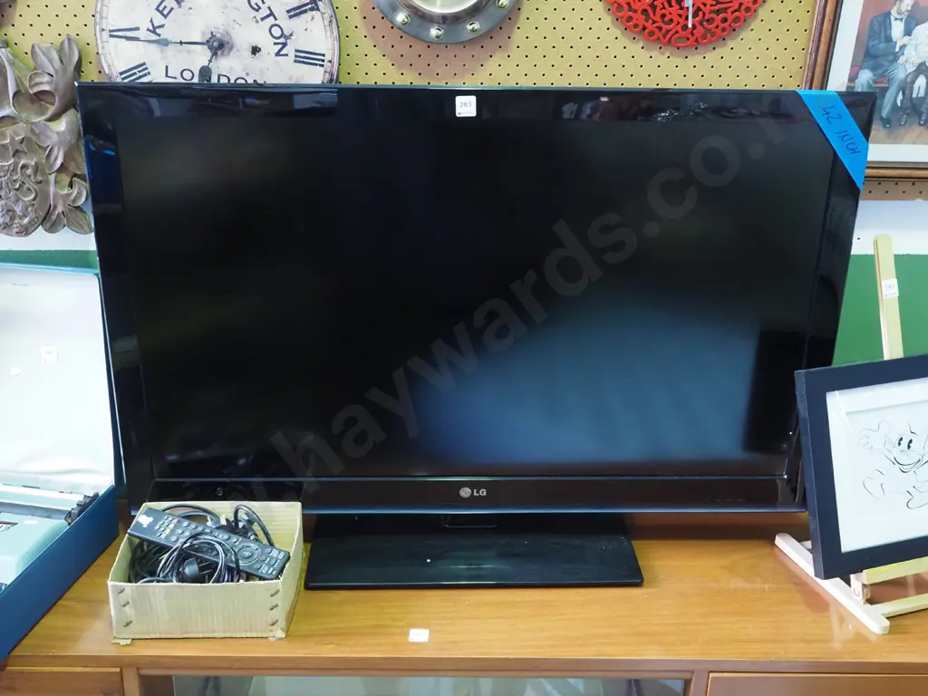 LG 42" TV and accessories Image 1++
