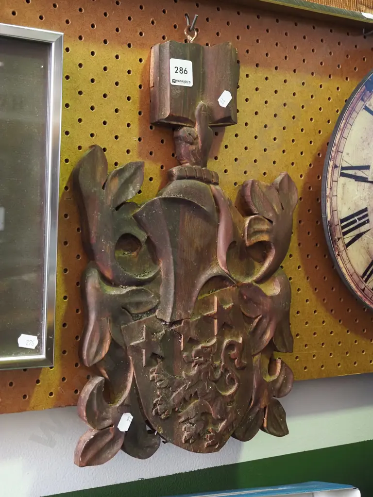 carved wooden coat of arms Image 1++