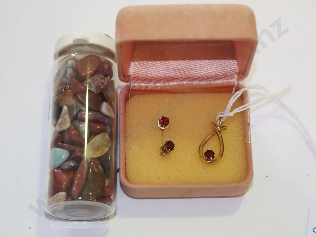 small container of polished stones, pendant etc Image 1++
