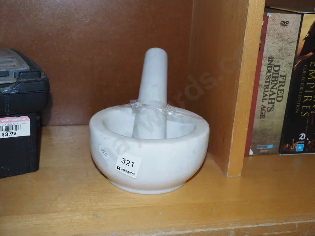 alabaster mortar and pestle Image 1++