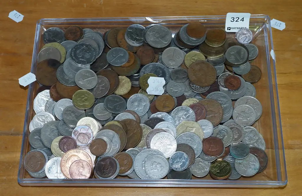 plastic tray of coins Image 1++