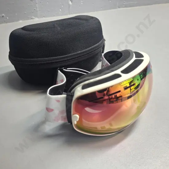 as-new COPOZZ women's ski/snowboarding goggles and case