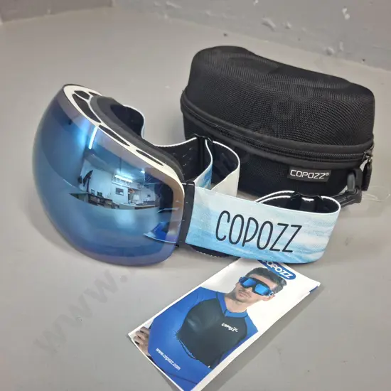 as-new COPOZZ men's ski/snowboarding goggles and case