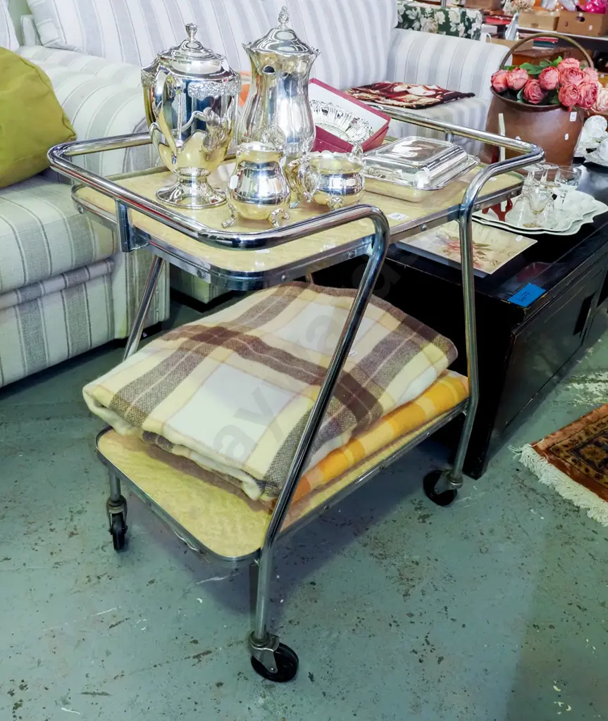 deco chrome and formica tea trolley - slight tarnishing to chrome Image 1++