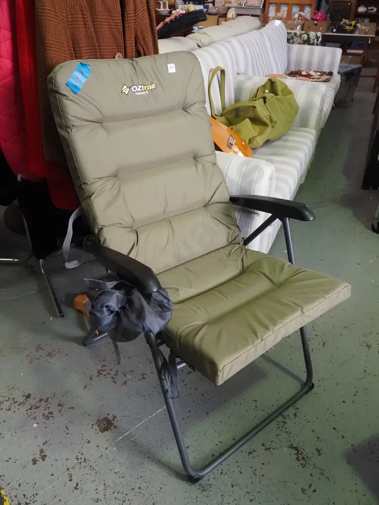 Oztrail Coolum 5 camping chair Image 1++
