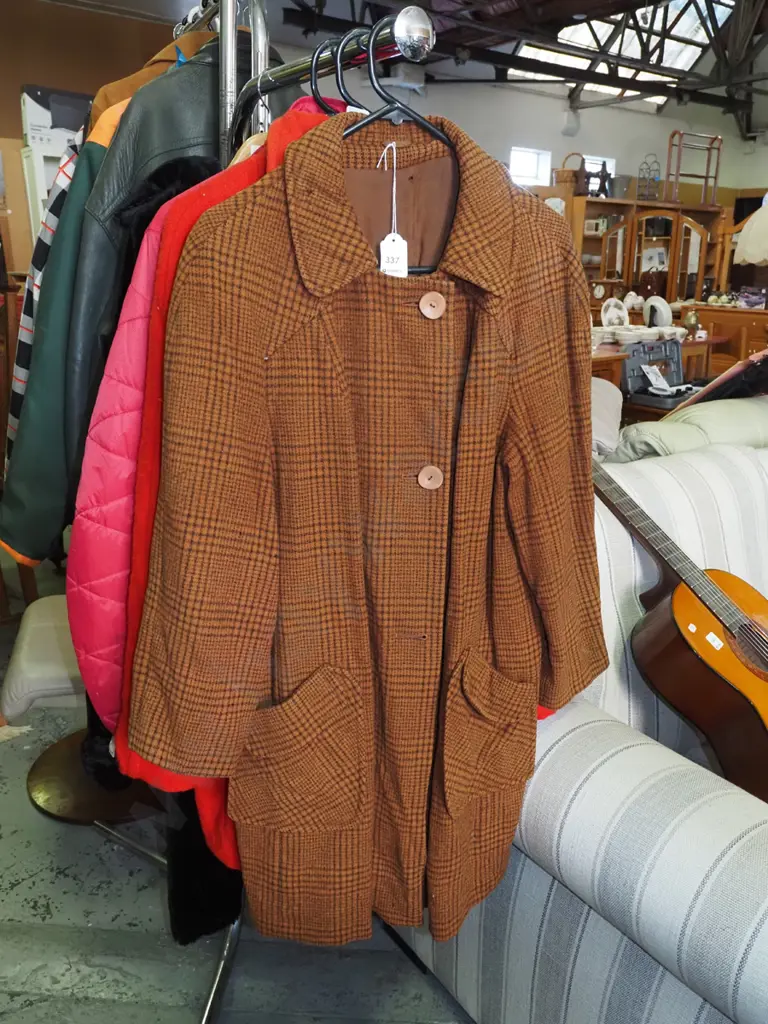 ladies brown checked coat Image 1++