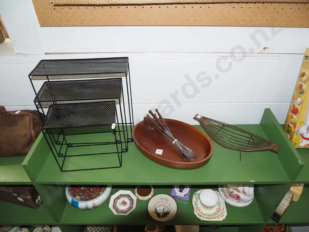 nest of 3 wire small stands, wooden bowl, fondue forks etc Stand H-320 Image 1++