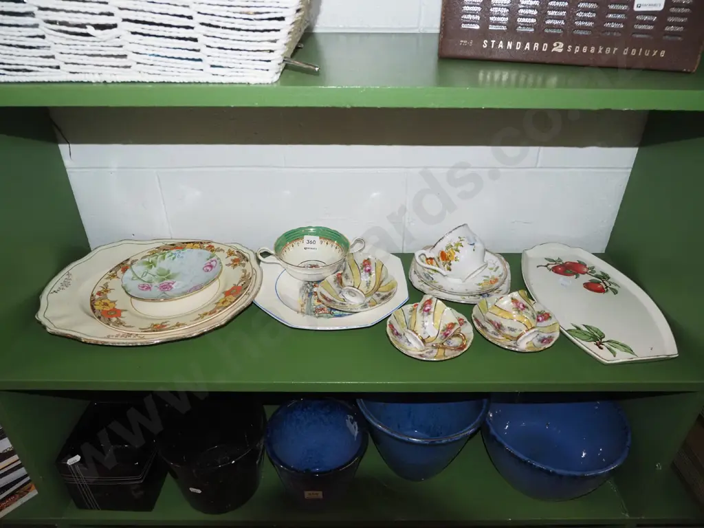 shelf; ashets, plates, cups, saucers etc Image 1++