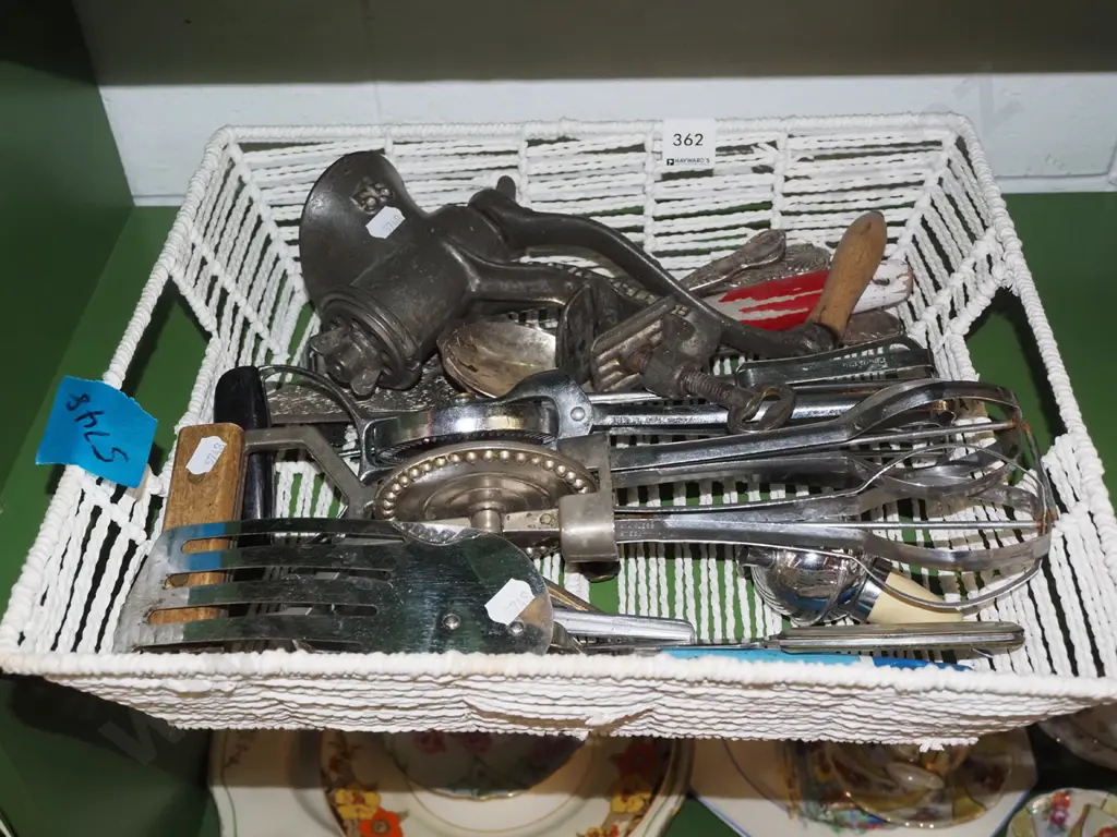 woven string basket and kitchen utensils Image 1++