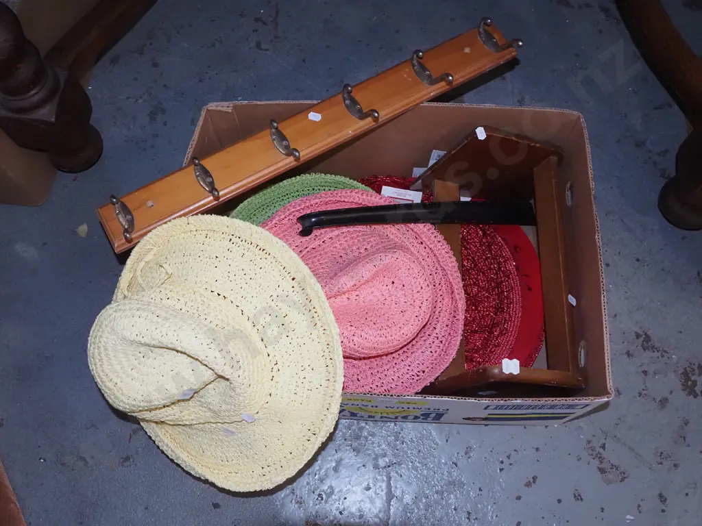box; wooden bookshelf, coat rack etc Image 1++