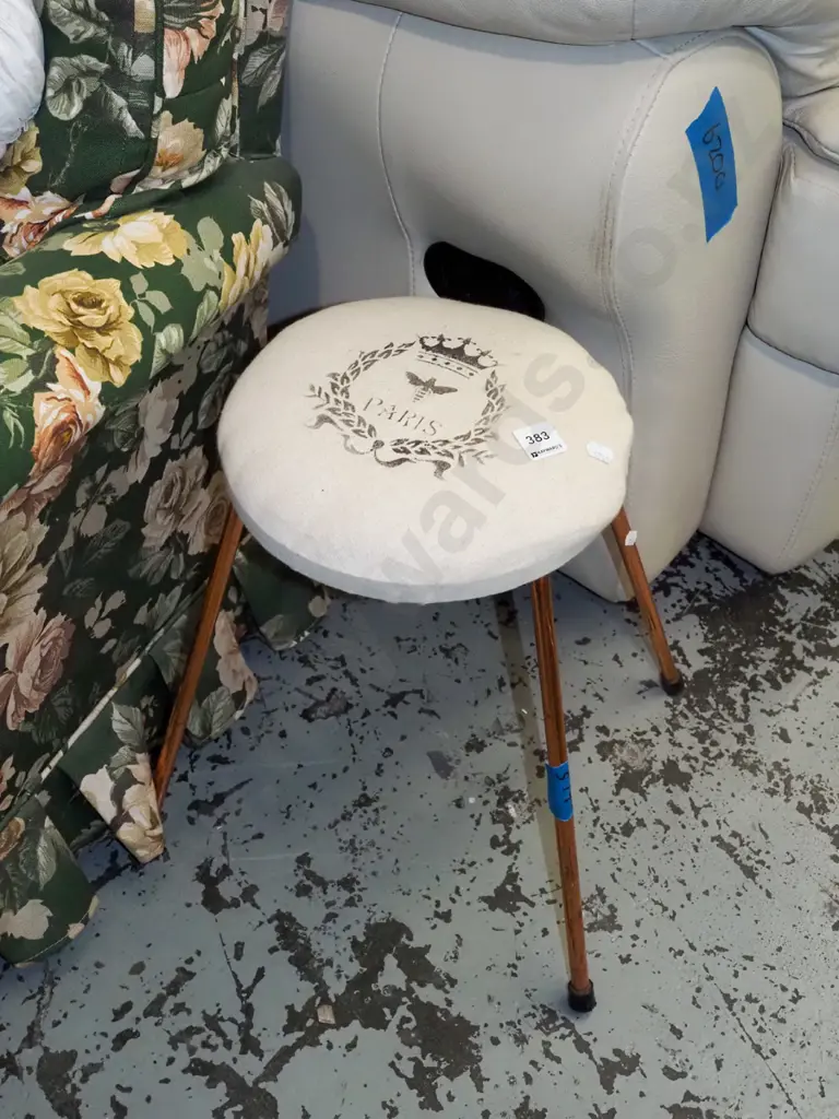 Paris themed stool Image 1++