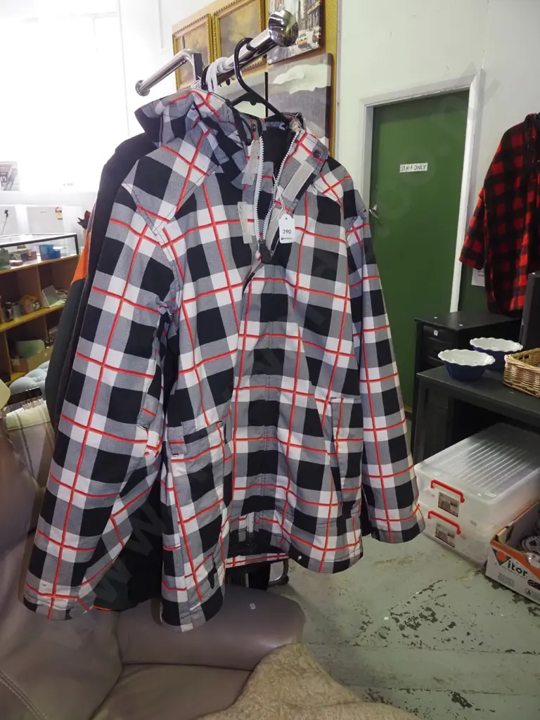 Vans checked womans jacket - size Medium Image 1++