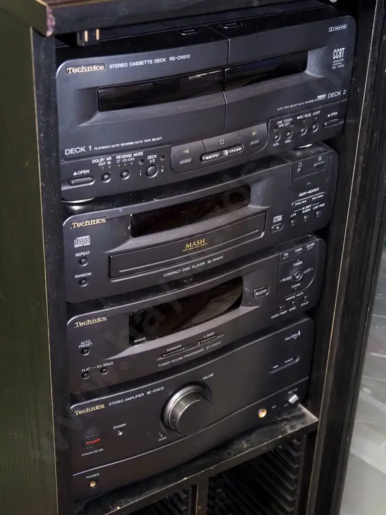 Technics stereo cabinet and cabinet wih 2 speakers, twin cassette, CD - no turntable Image 1++