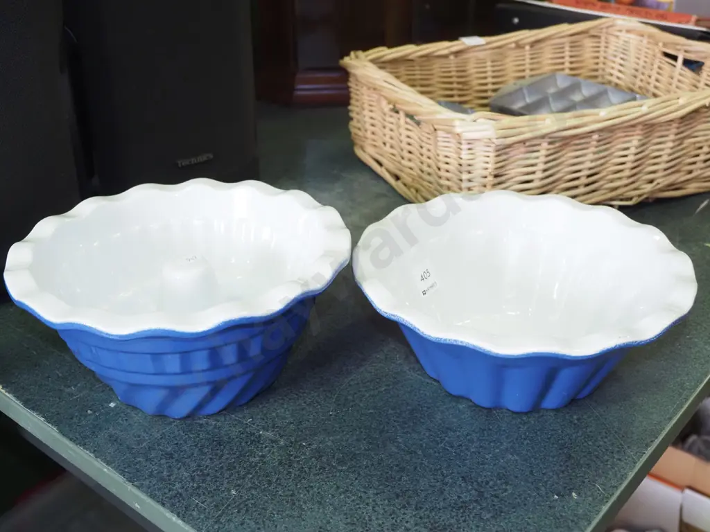 blue Emile Henry jelly mould, 1 other jelly mould Image 1++