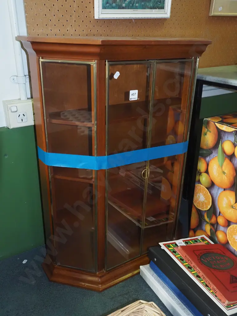 wall mounted 2 door display cupboard H-730 W-500 D-205 Image 1++