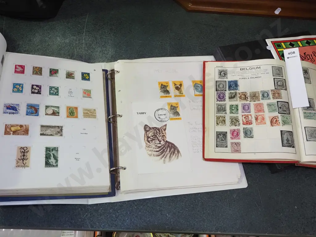 5x stamp albums Image 1++