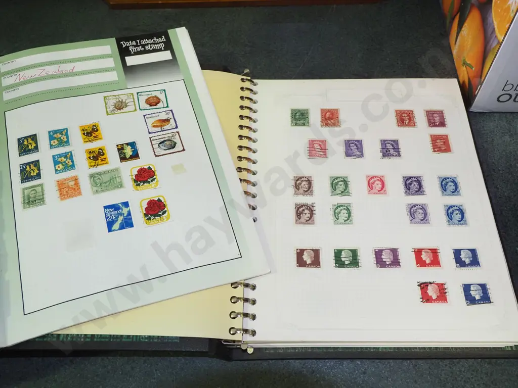 5x stamp albums Image 1++