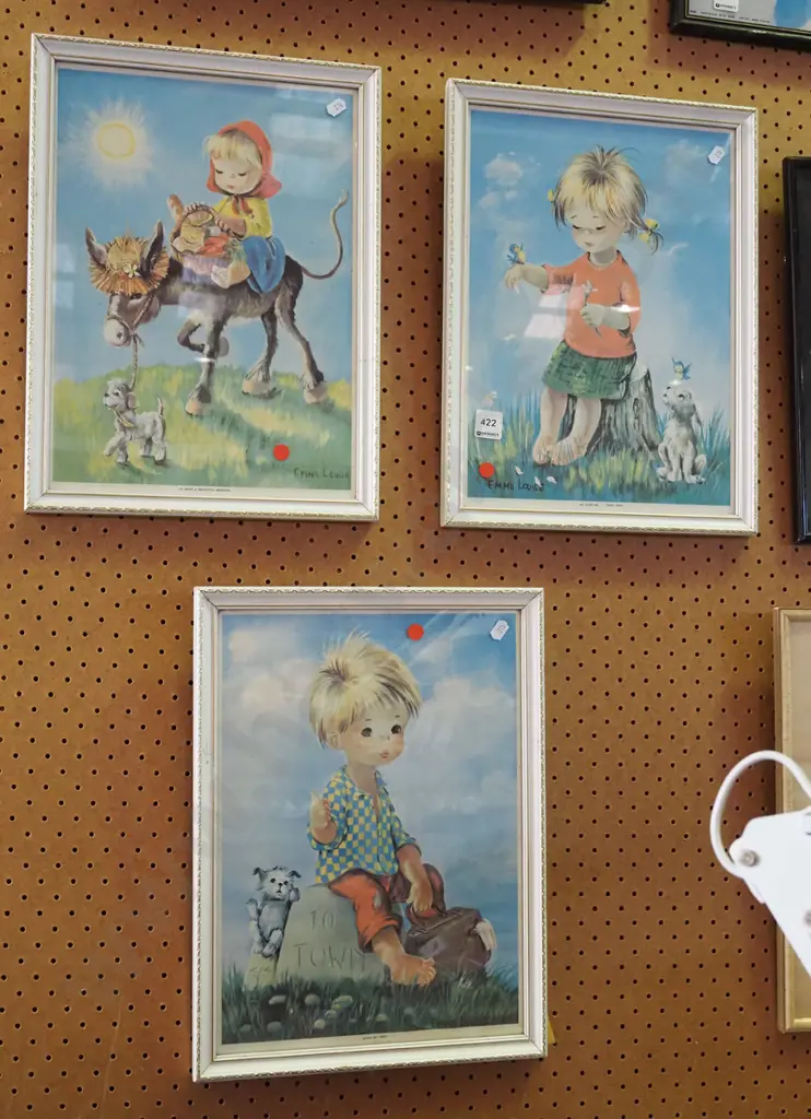 3x framed retro children's prints - red dots Image 1++