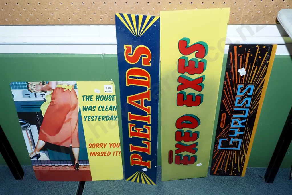 print on tin, 3x plastic gaming machine signs Image 1++