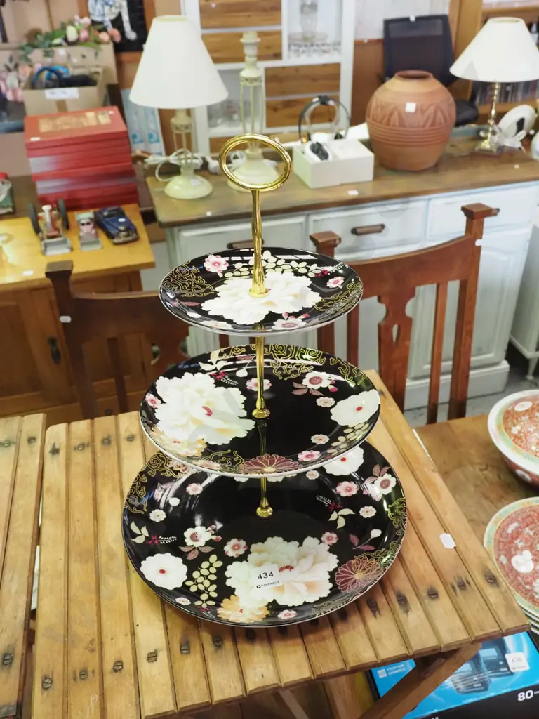 3 tier cake plate Image 1++