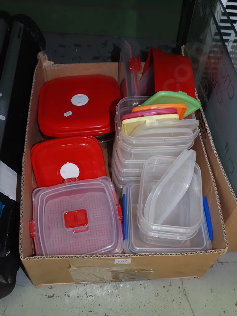 box of plastic storage containers Image 1++