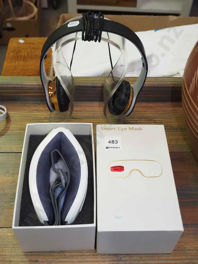 head phones, smart eye mask Image 1++