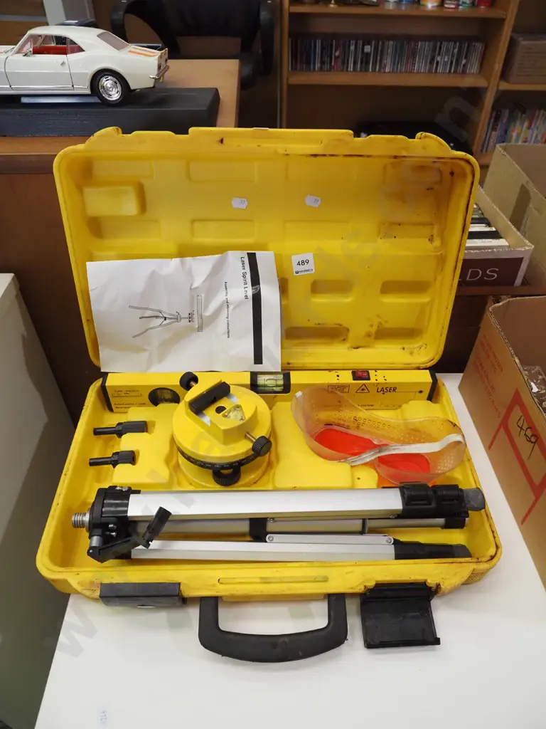 cased laser level Image 1++