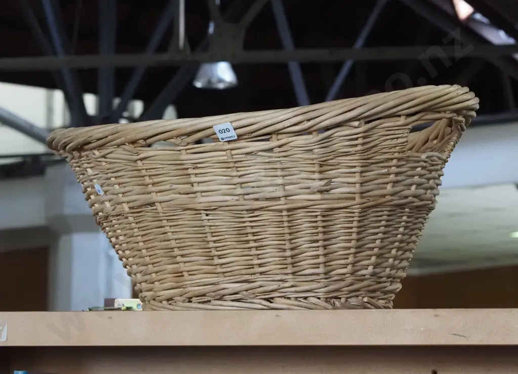 cane laundry basket Image 1++