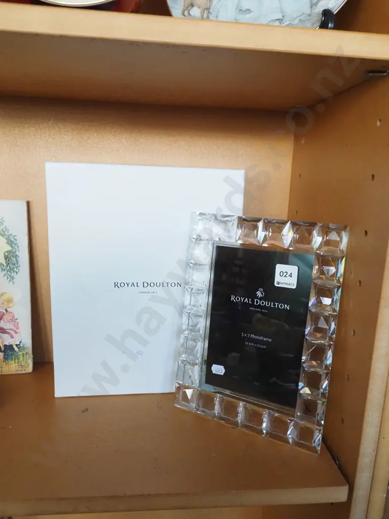 boxed Royal Doulton photo frame Image 1++