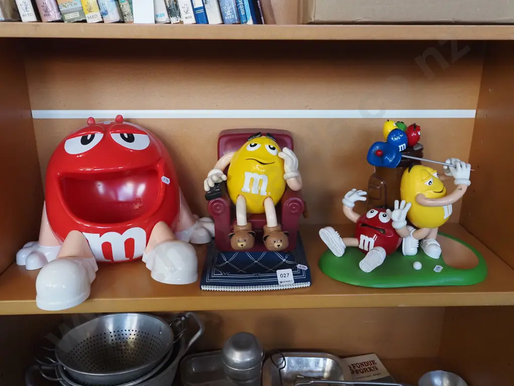 3x M&M promotional toys Image 1++