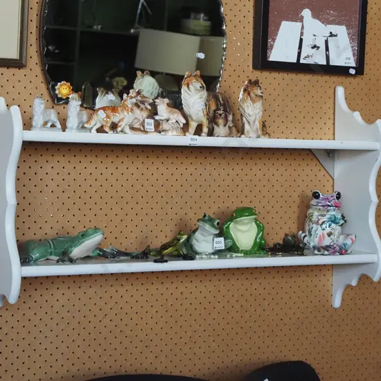 white painted wall mounted shelves H-550 W-910