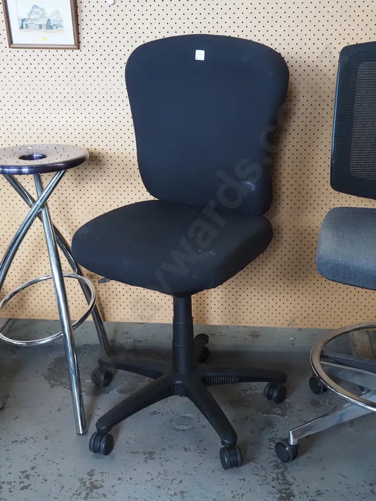 black office chair Image 1++