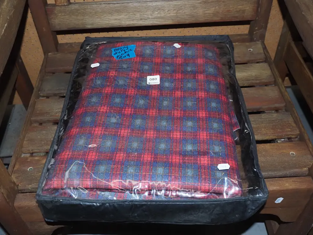 heavy duty picnic rug Image 1++