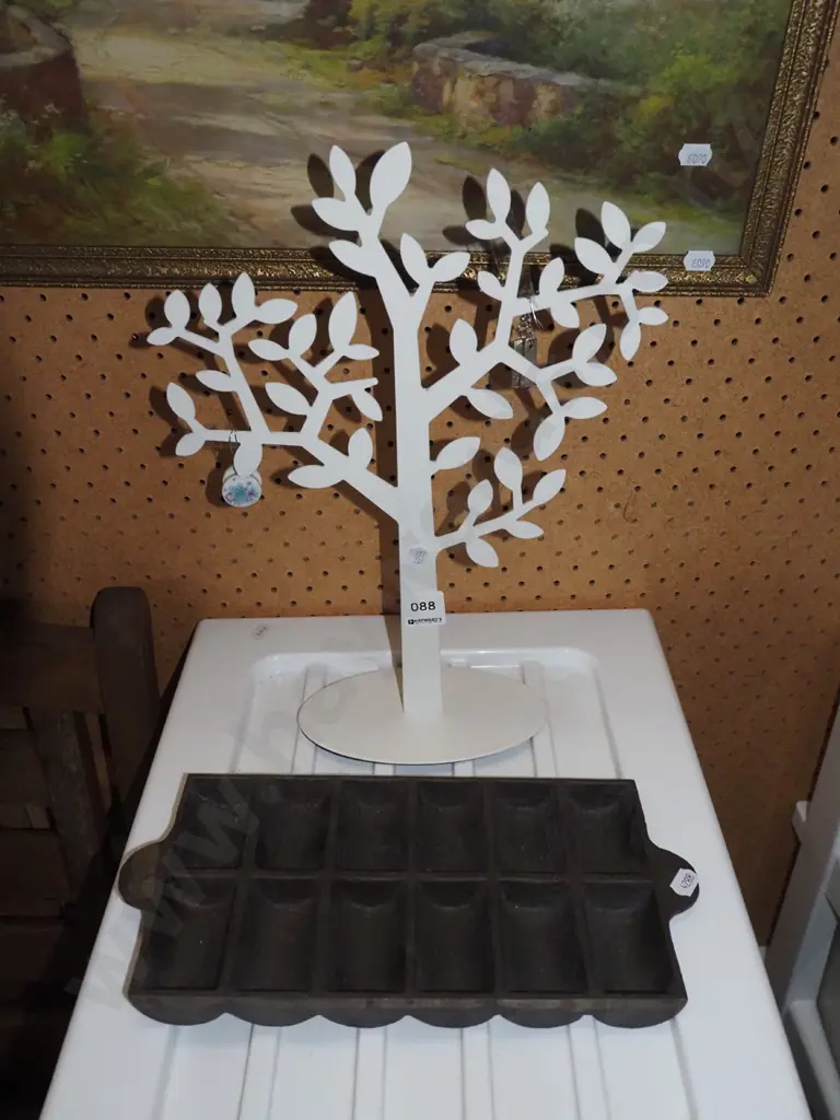 tree themed jewellery stand, gem iron Image 1++