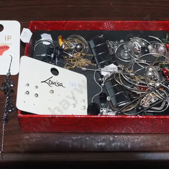 box; bracelets, earrings