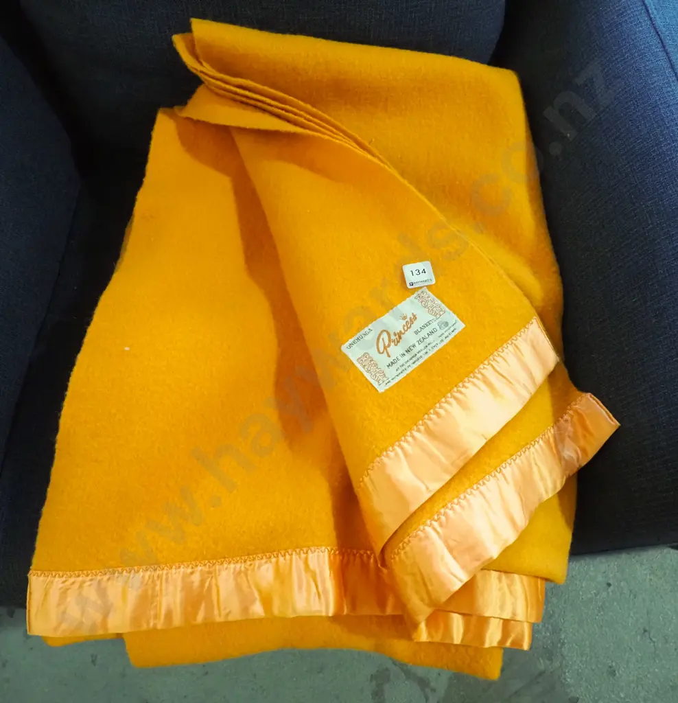 Onehunga Princess orange woollen blanket Image 1++