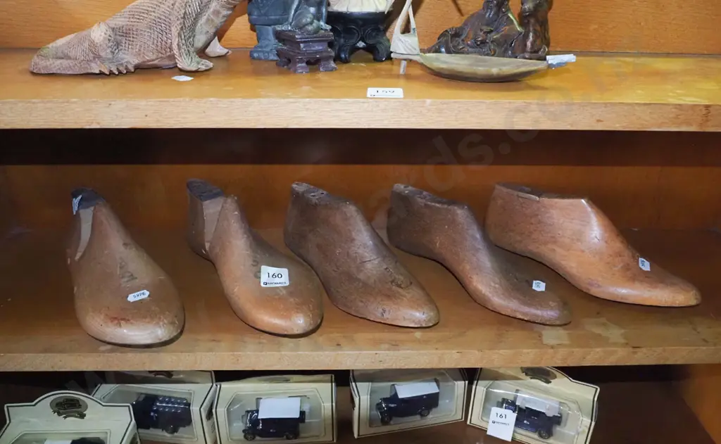 5x wooden shoe lasts Image 1++