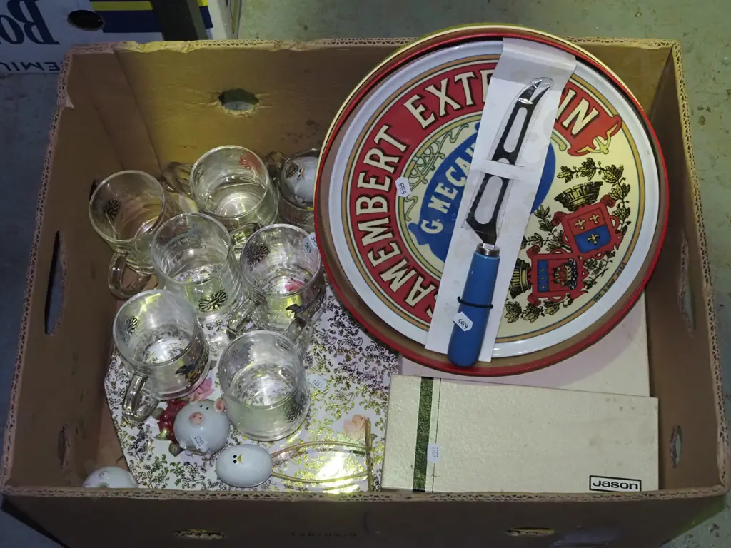 box; camembert plate, beer mugs etc Image 1++