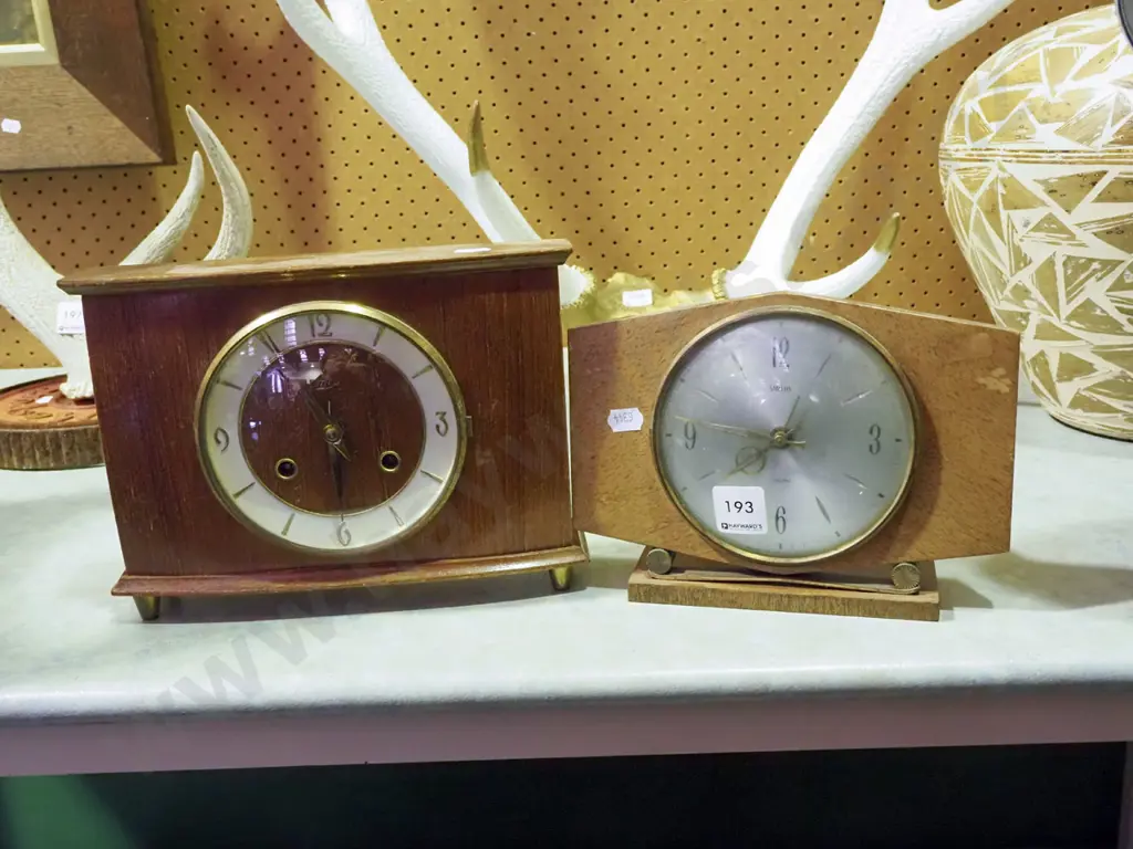 pair of retro mantle clocks - varnish needs attention Image 1++
