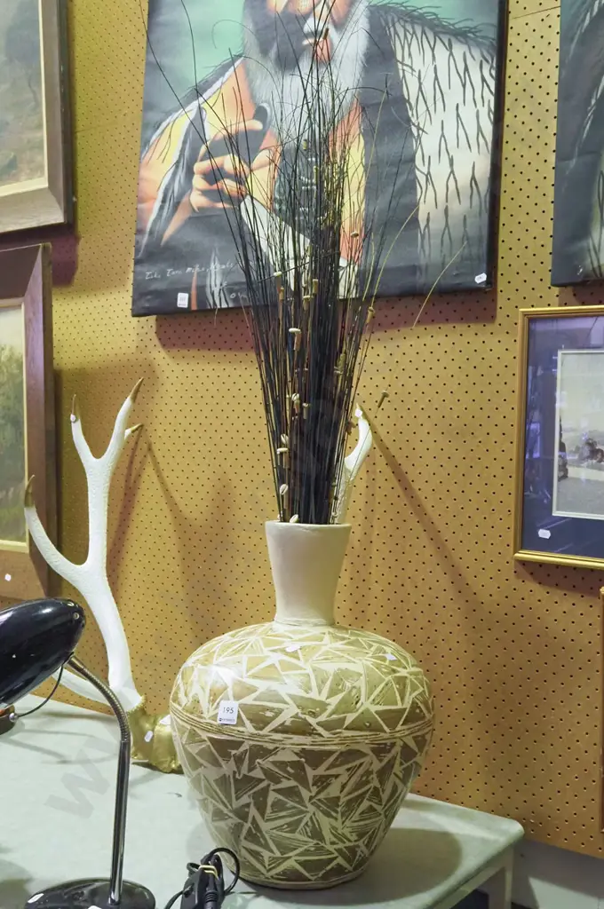 terracotta mosaic vase, faux reeds Vase H-420 Image 1++