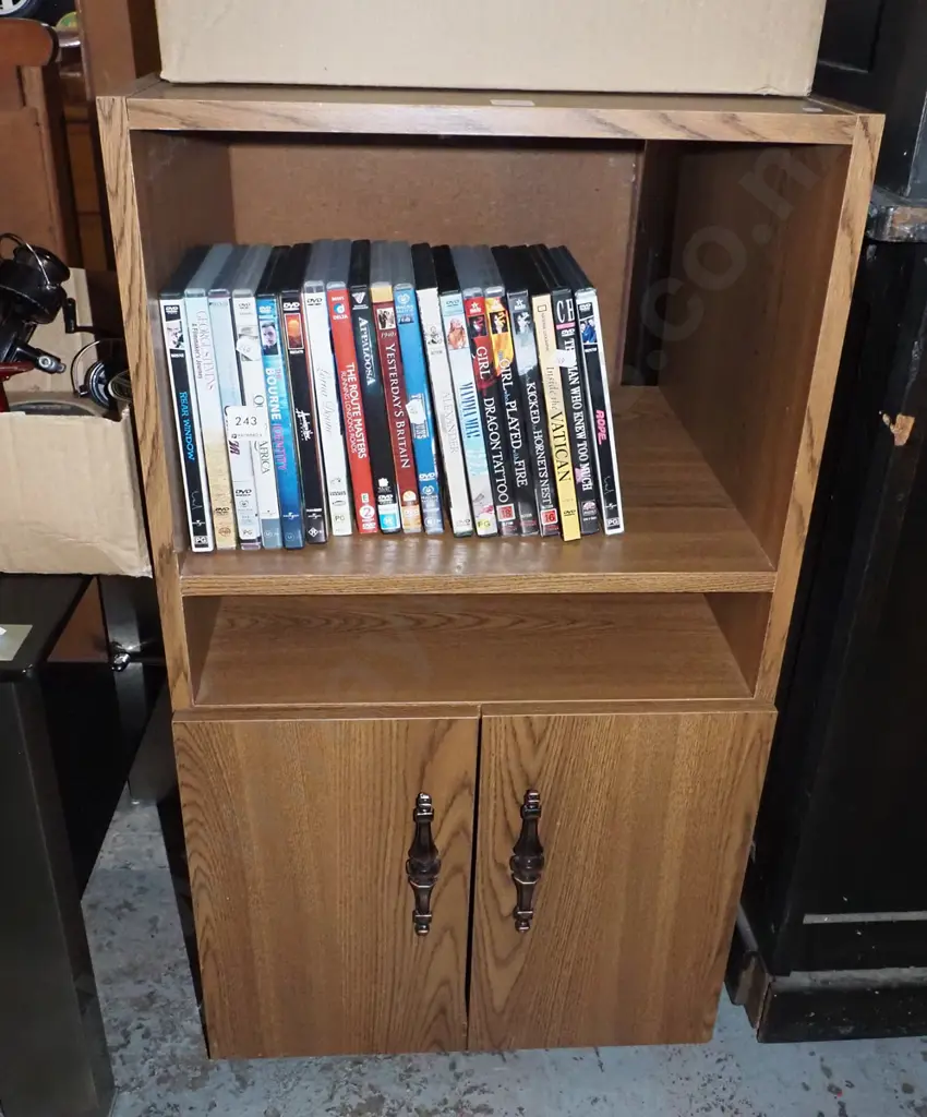 mdf faux wood veneer 2 door stereo cabinet Image 1++